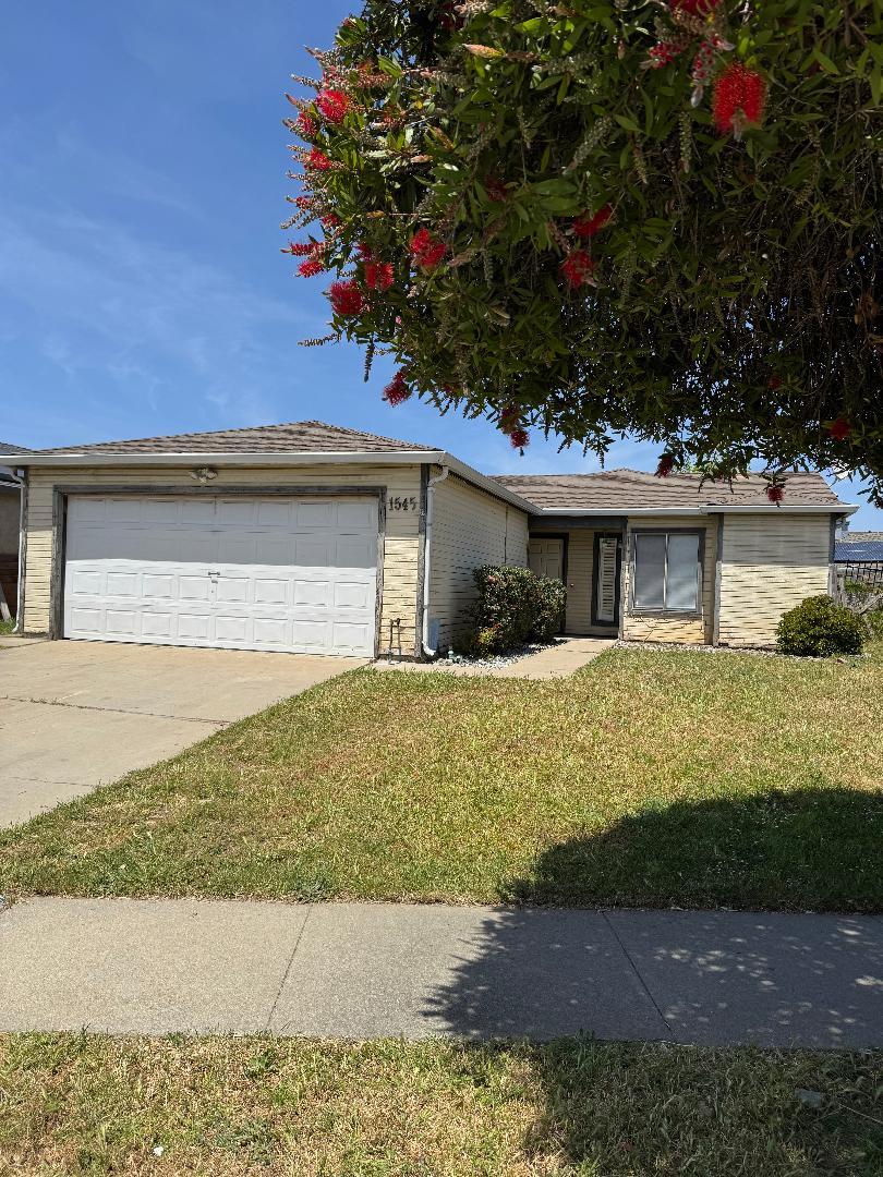 Detail Gallery Image 2 of 25 For 1545 Boyle Ct, Salinas,  CA 93906 - 3 Beds | 2 Baths