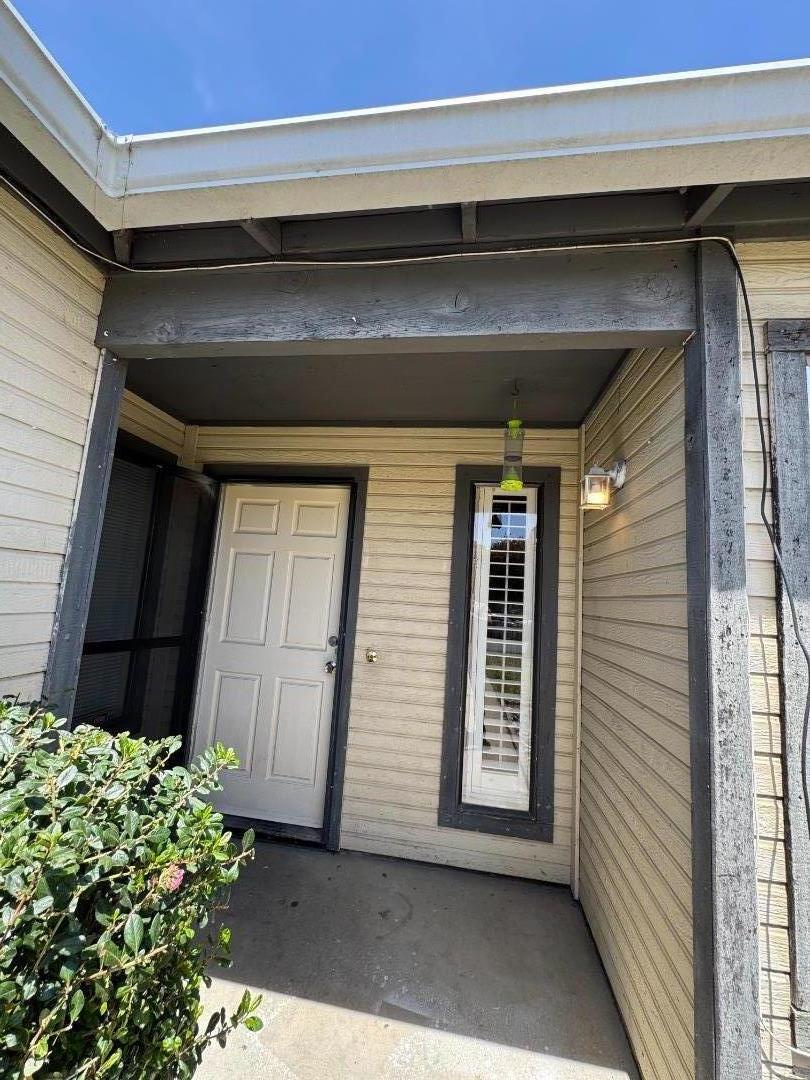 Detail Gallery Image 4 of 25 For 1545 Boyle Ct, Salinas,  CA 93906 - 3 Beds | 2 Baths