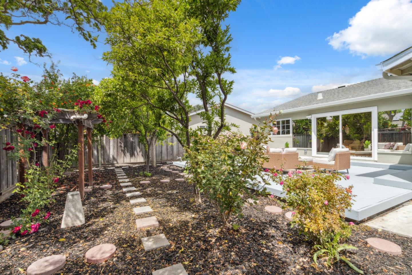 Detail Gallery Image 36 of 44 For 5501 Shadowcrest Way, San Jose,  CA 95123 - 4 Beds | 2 Baths