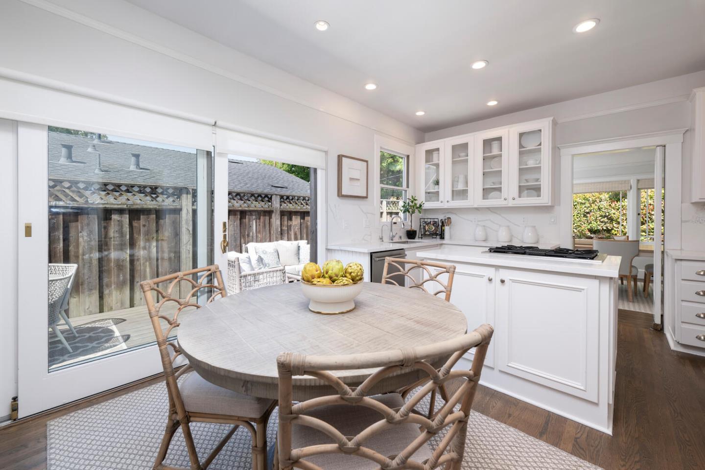 Detail Gallery Image 10 of 25 For 841 Fairfield Rd, Burlingame,  CA 94010 - 3 Beds | 2 Baths