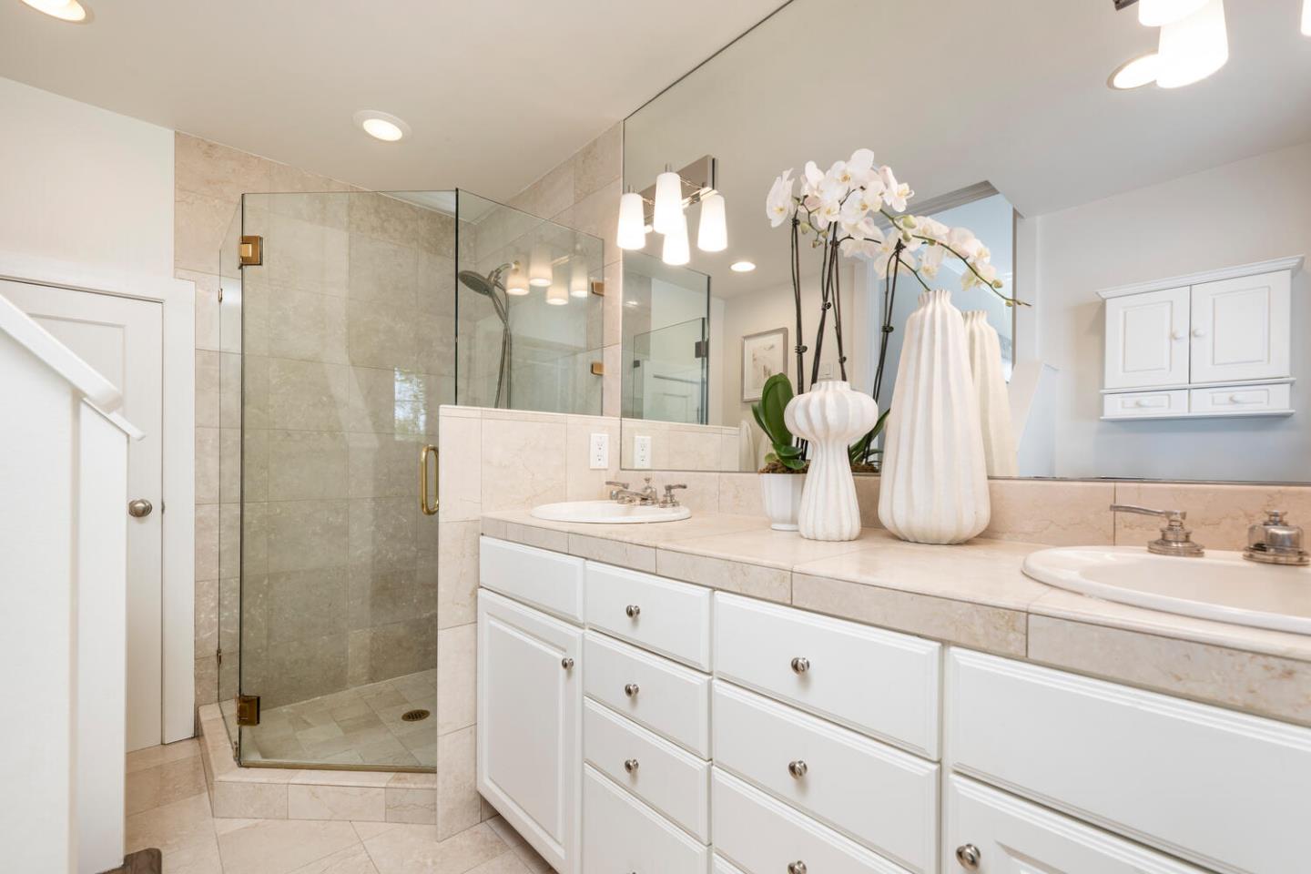 Detail Gallery Image 17 of 25 For 841 Fairfield Rd, Burlingame,  CA 94010 - 3 Beds | 2 Baths