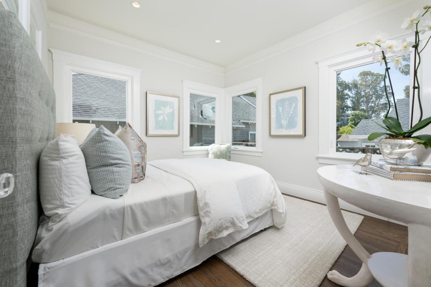 Detail Gallery Image 19 of 25 For 841 Fairfield Rd, Burlingame,  CA 94010 - 3 Beds | 2 Baths