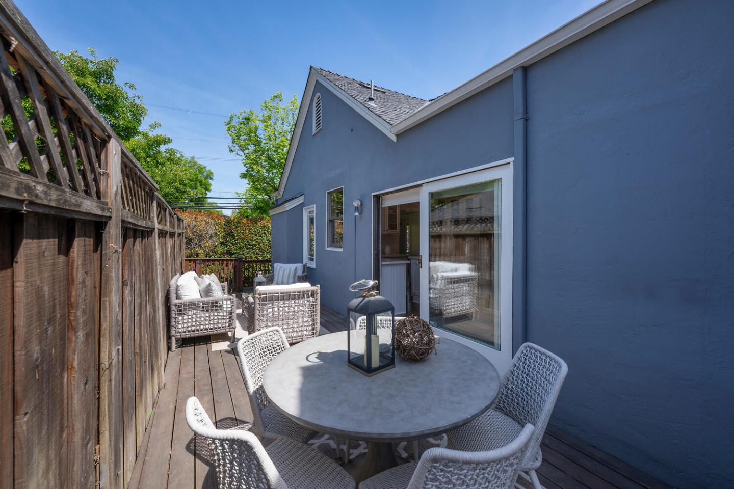 Detail Gallery Image 22 of 25 For 841 Fairfield Rd, Burlingame,  CA 94010 - 3 Beds | 2 Baths