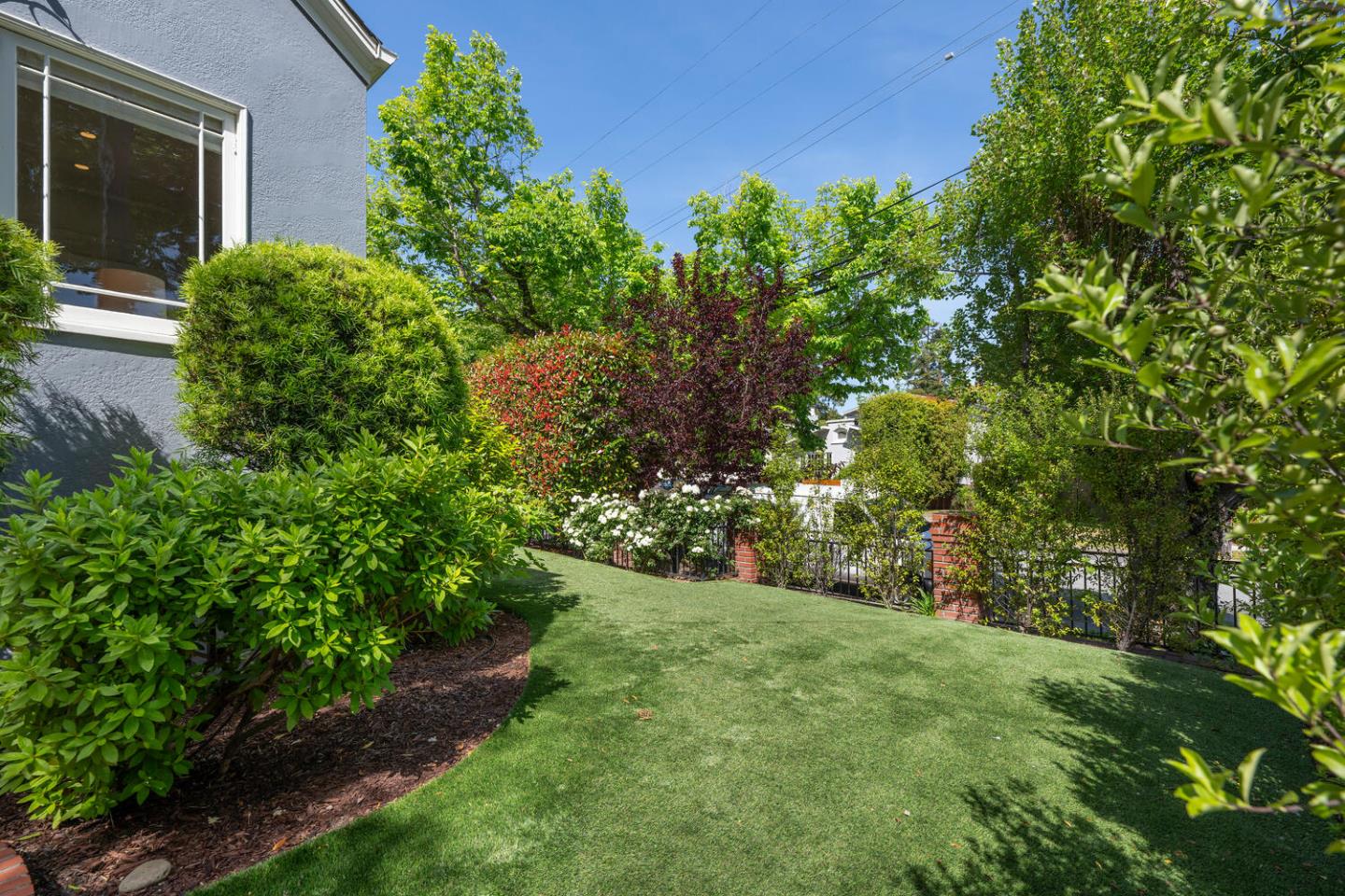 Detail Gallery Image 23 of 25 For 841 Fairfield Rd, Burlingame,  CA 94010 - 3 Beds | 2 Baths