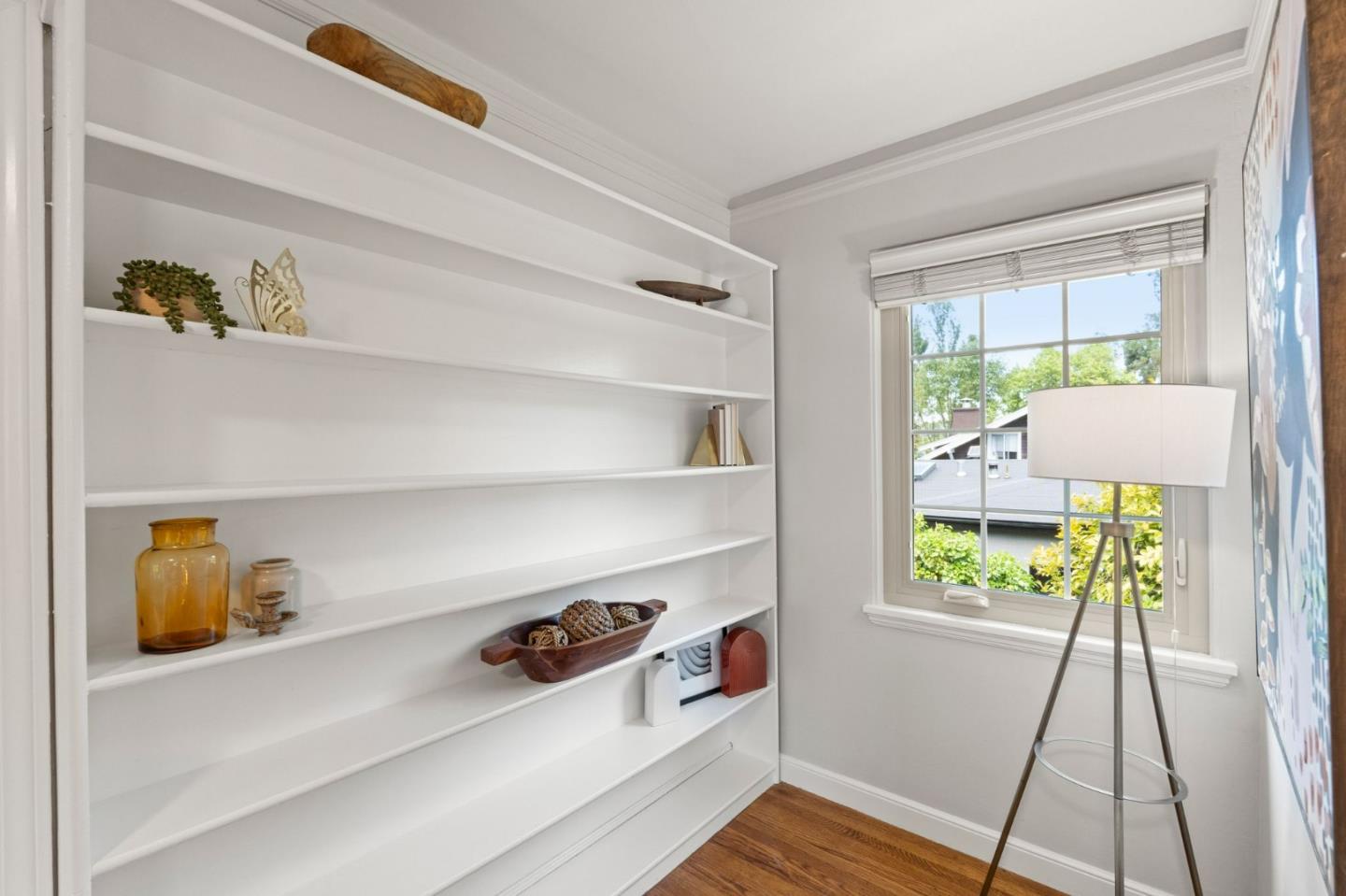 Detail Gallery Image 15 of 33 For 796 Willborough, Burlingame,  CA 94010 - 2 Beds | 1/1 Baths