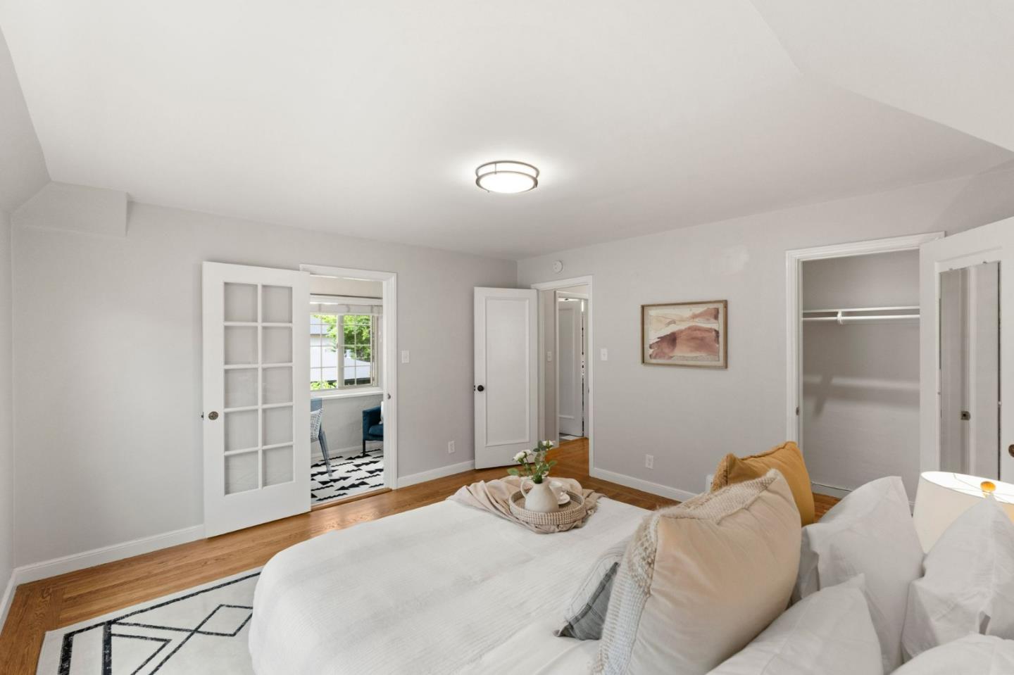 Detail Gallery Image 18 of 33 For 796 Willborough, Burlingame,  CA 94010 - 2 Beds | 1/1 Baths
