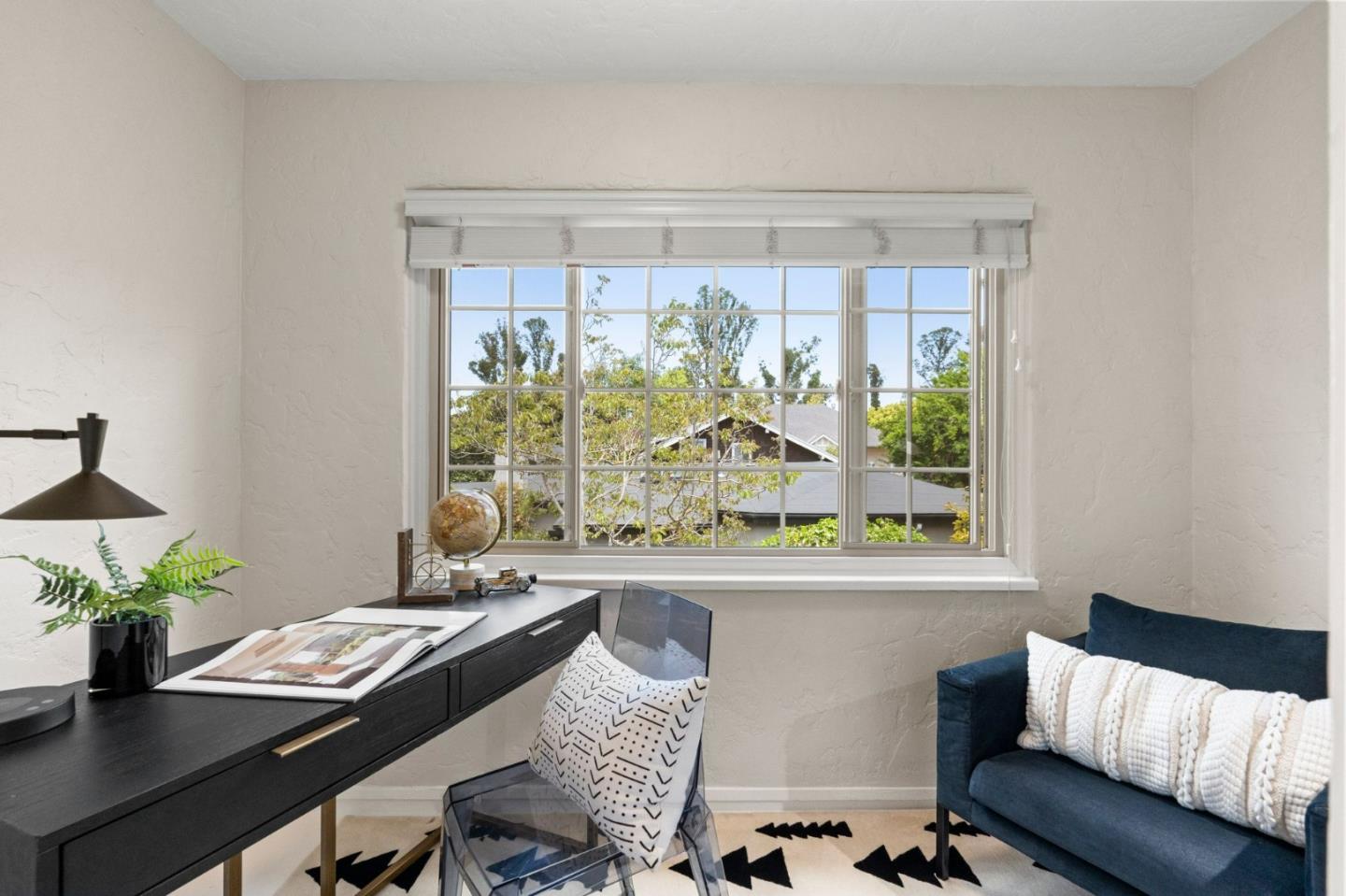 Detail Gallery Image 19 of 33 For 796 Willborough, Burlingame,  CA 94010 - 2 Beds | 1/1 Baths