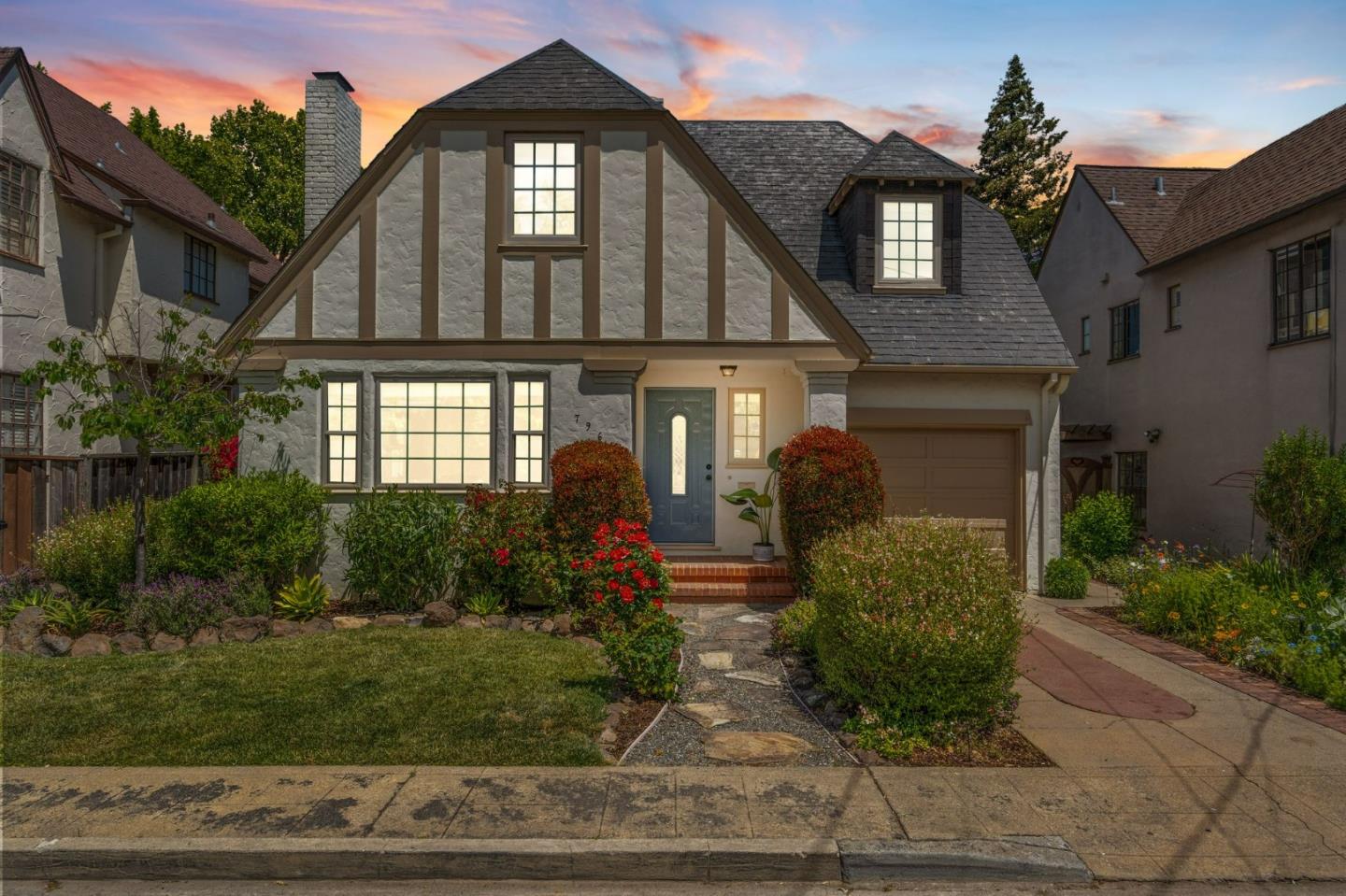 Detail Gallery Image 33 of 33 For 796 Willborough, Burlingame,  CA 94010 - 2 Beds | 1/1 Baths