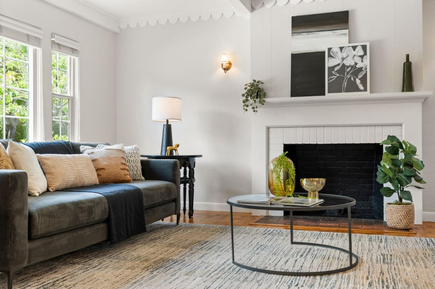Detail Gallery Image 4 of 33 For 796 Willborough, Burlingame,  CA 94010 - 2 Beds | 1/1 Baths