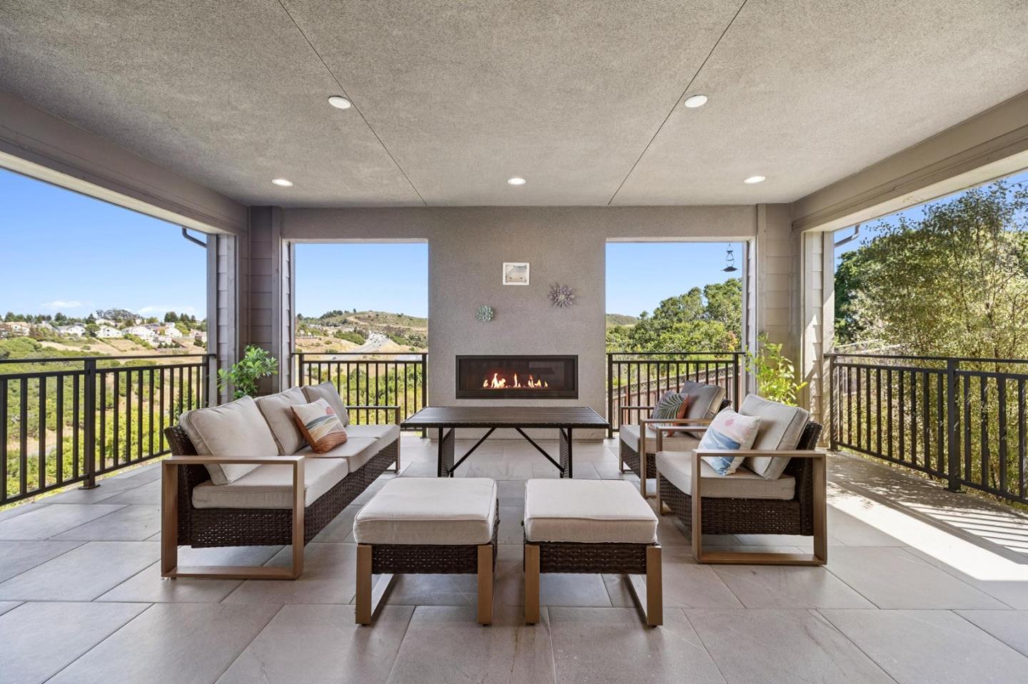 Detail Gallery Image 57 of 76 For 2185 Cobblehill Pl, San Mateo,  CA 94402 - 4 Beds | 3/1 Baths