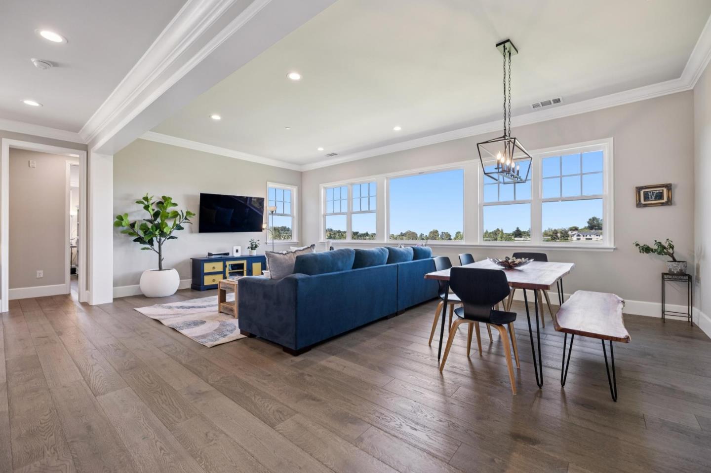 Detail Gallery Image 8 of 76 For 2185 Cobblehill Pl, San Mateo,  CA 94402 - 4 Beds | 3/1 Baths