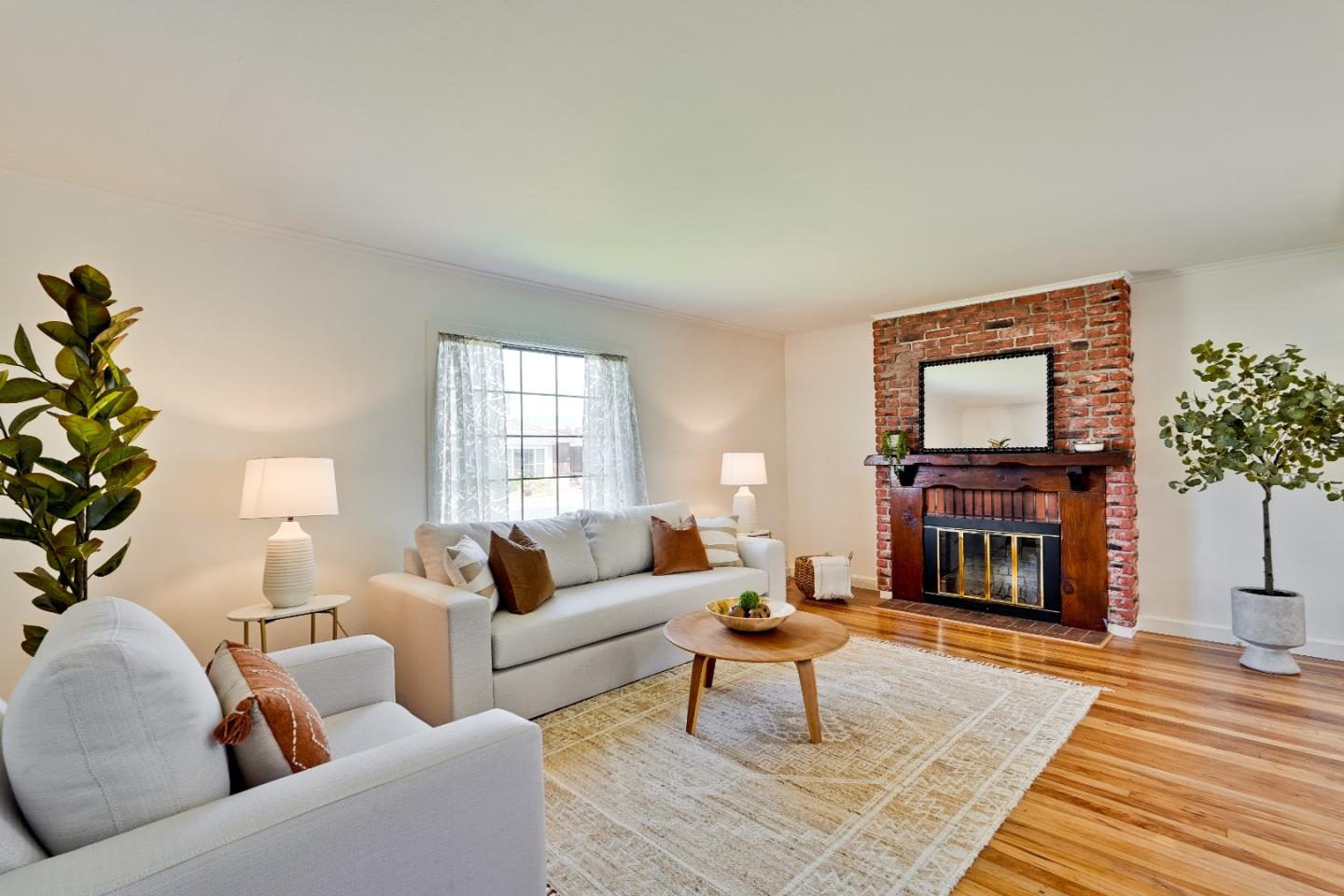 Detail Gallery Image 4 of 27 For 243 Rockwood Dr, South San Francisco,  CA 94080 - 3 Beds | 1 Baths