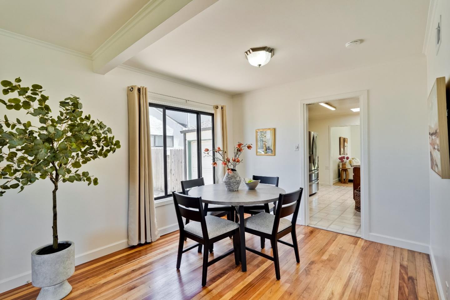 Detail Gallery Image 8 of 27 For 243 Rockwood Dr, South San Francisco,  CA 94080 - 3 Beds | 1 Baths