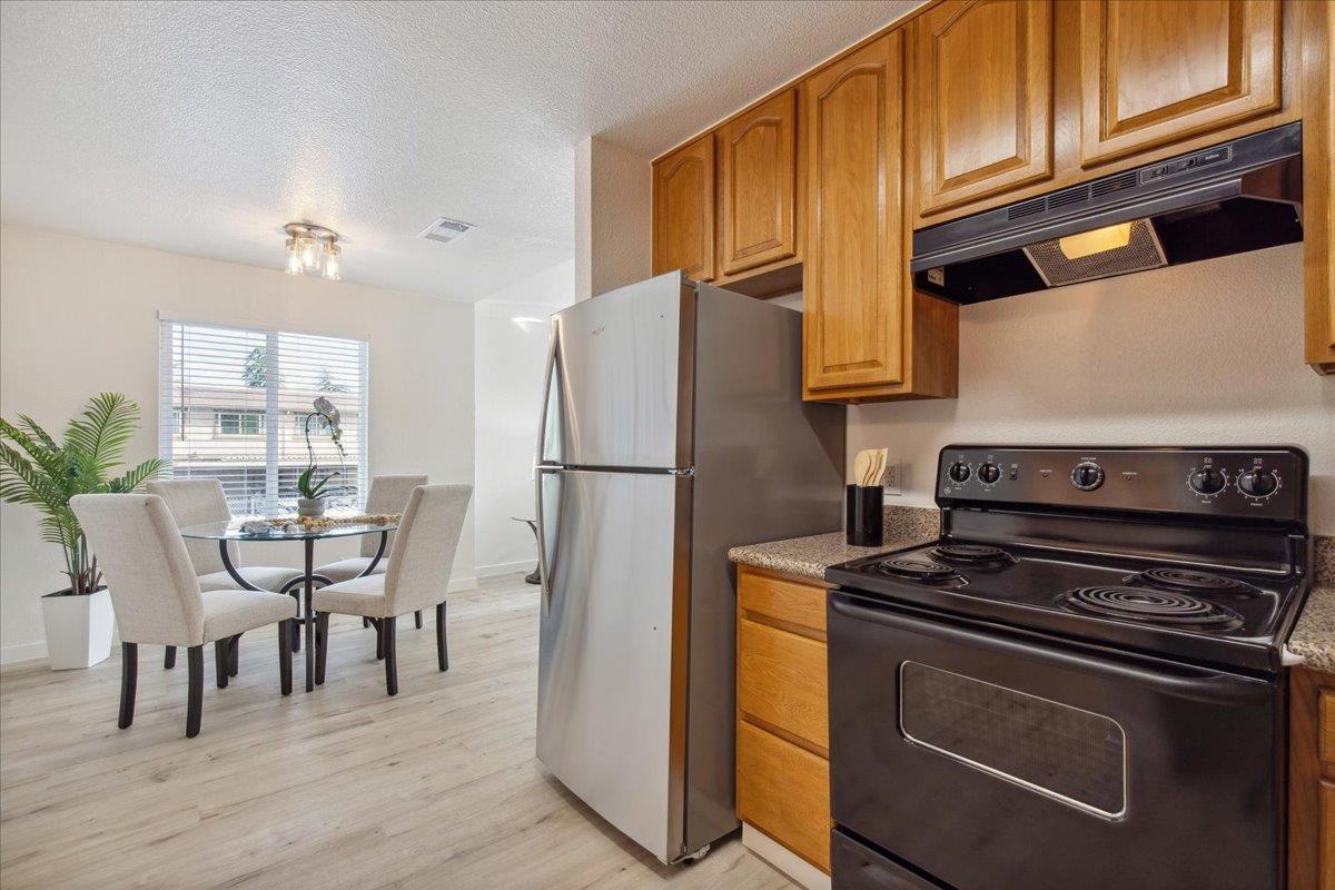 Detail Gallery Image 7 of 29 For 2005 San Jose Dr #245,  Antioch,  CA 94509 - 2 Beds | 1 Baths
