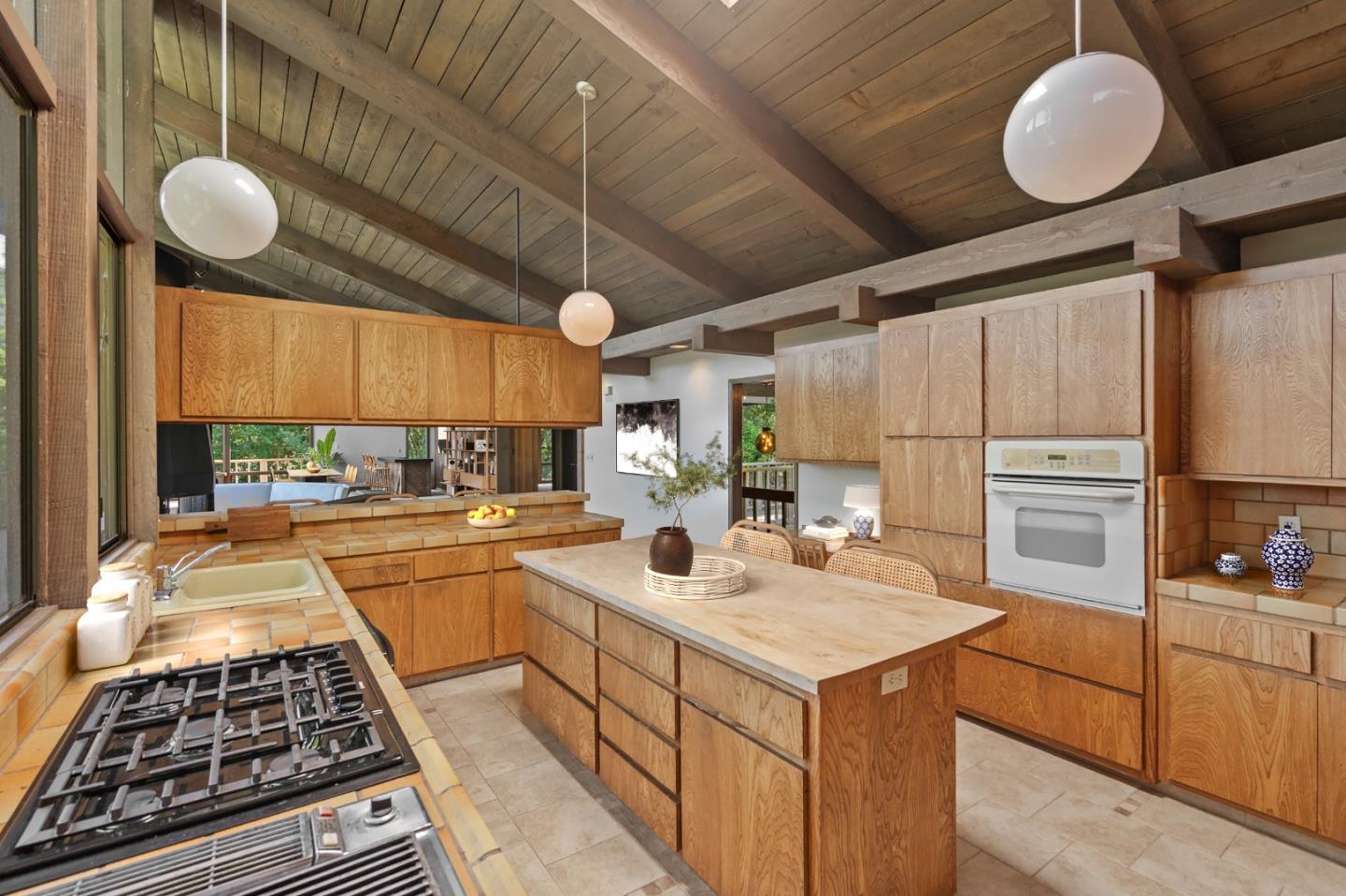 Detail Gallery Image 10 of 21 For 40 Deer Path Dr, Portola Valley,  CA 94028 - 3 Beds | 3 Baths