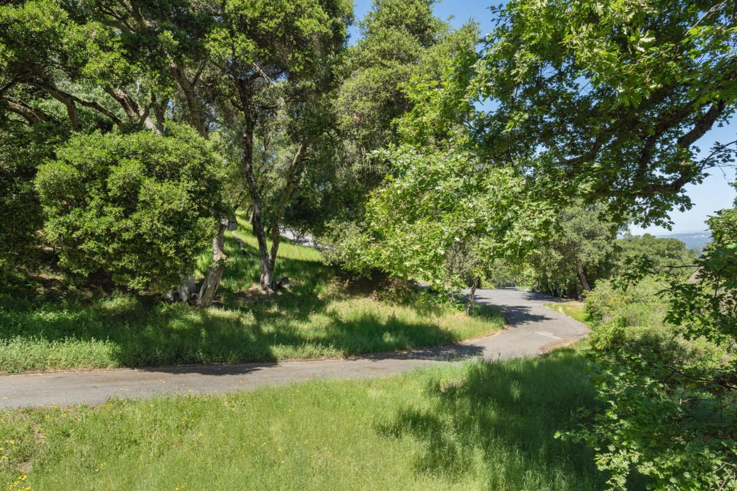 Detail Gallery Image 19 of 21 For 40 Deer Path Dr, Portola Valley,  CA 94028 - 3 Beds | 3 Baths