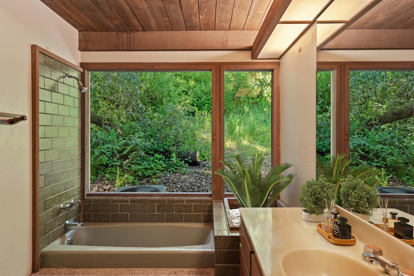 Detail Gallery Image 23 of 26 For 40 Deer Path Dr, Portola Valley,  CA 94028 - 3 Beds | 3 Baths
