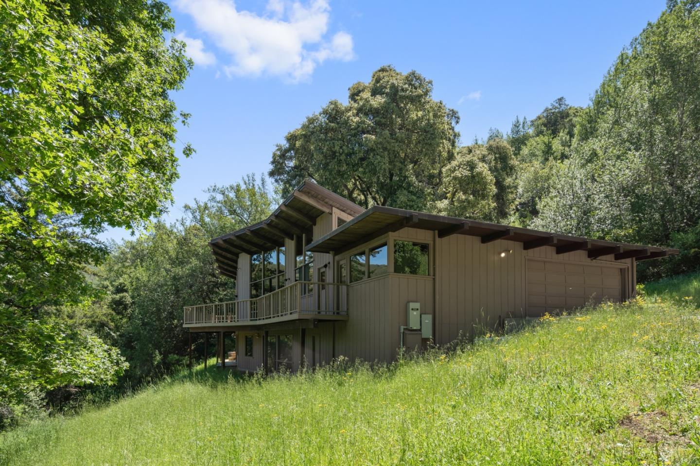 Detail Gallery Image 3 of 21 For 40 Deer Path Dr, Portola Valley,  CA 94028 - 3 Beds | 3 Baths