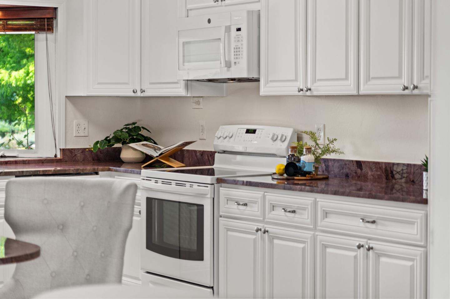 Detail Gallery Image 15 of 48 For 928 Longwood Ln, San Jose,  CA 95129 - 3 Beds | 2 Baths