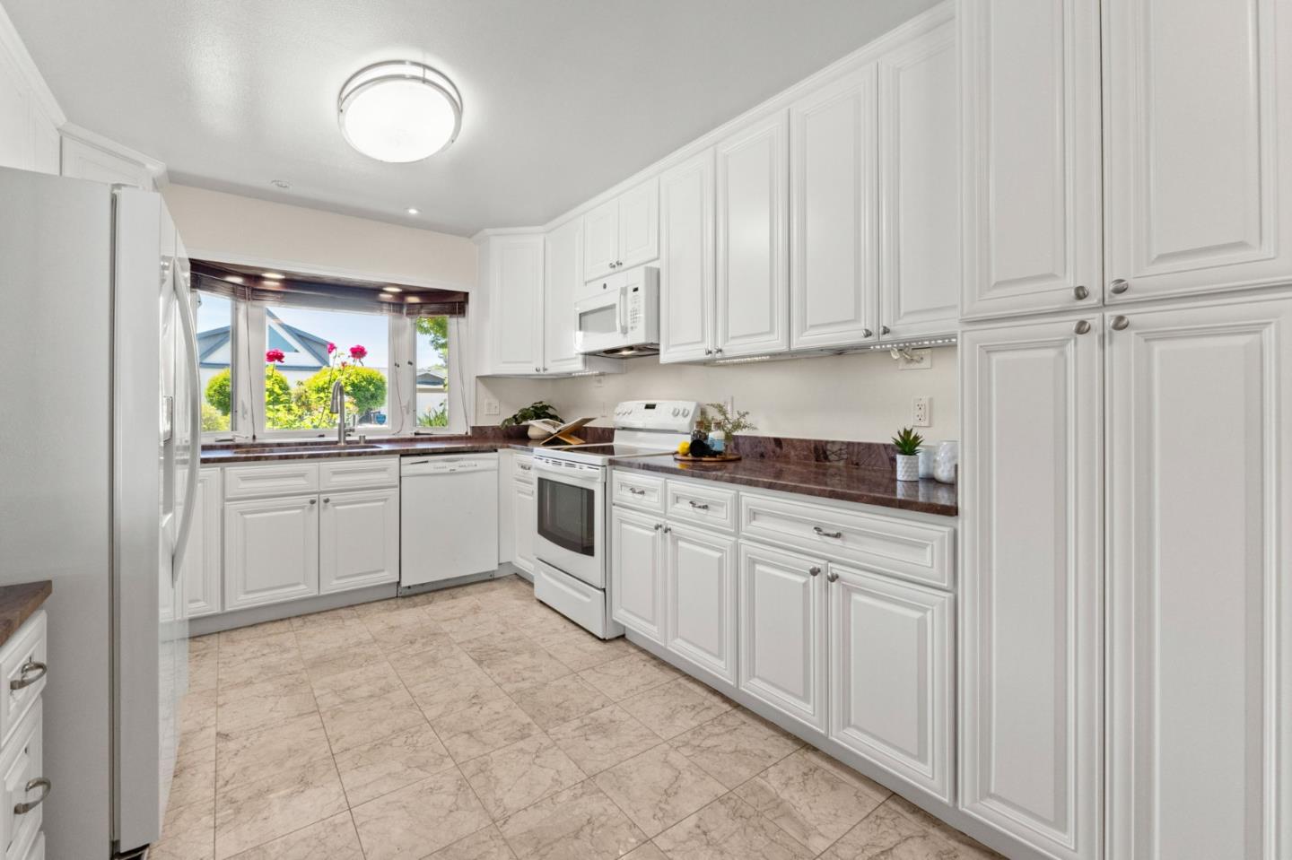 Detail Gallery Image 16 of 48 For 928 Longwood Ln, San Jose,  CA 95129 - 3 Beds | 2 Baths