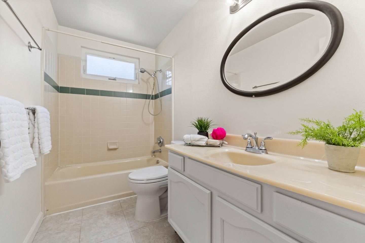 Detail Gallery Image 29 of 48 For 928 Longwood Ln, San Jose,  CA 95129 - 3 Beds | 2 Baths