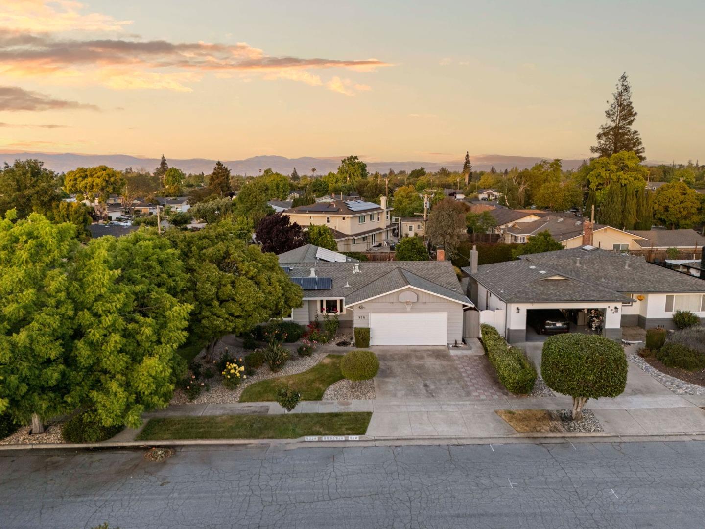 Detail Gallery Image 36 of 48 For 928 Longwood Ln, San Jose,  CA 95129 - 3 Beds | 2 Baths