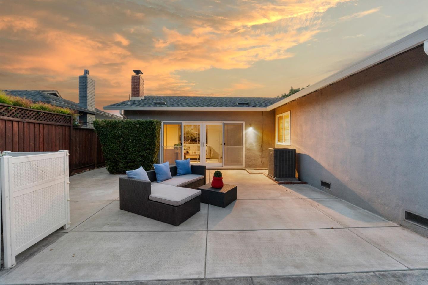Detail Gallery Image 39 of 48 For 928 Longwood Ln, San Jose,  CA 95129 - 3 Beds | 2 Baths
