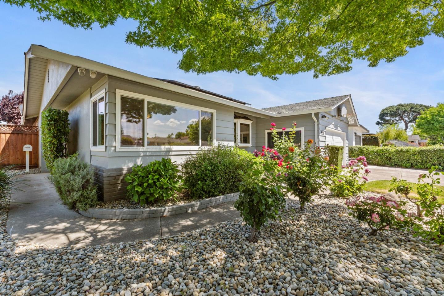 Detail Gallery Image 4 of 48 For 928 Longwood Ln, San Jose,  CA 95129 - 3 Beds | 2 Baths