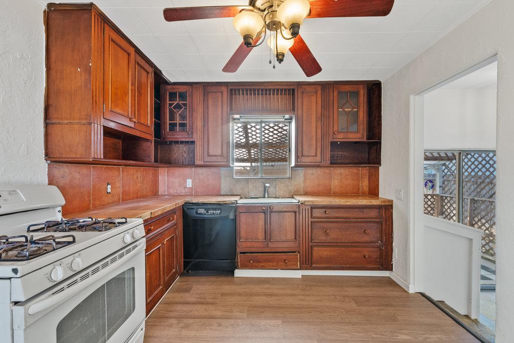 Detail Gallery Image 5 of 19 For 10 Emme St, Freedom,  CA 95019 - 2 Beds | 1 Baths