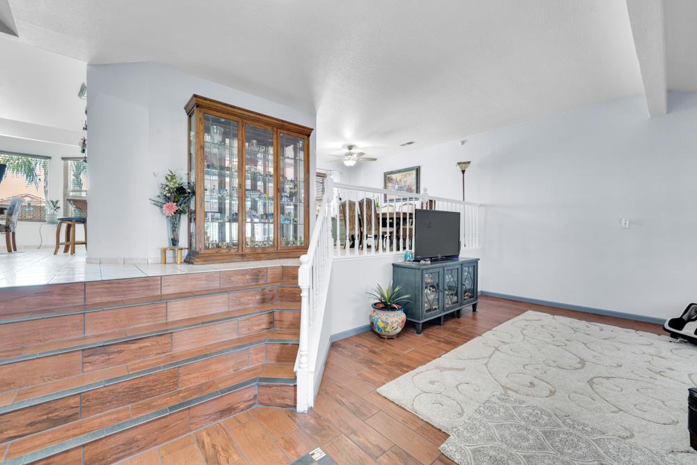 Detail Gallery Image 5 of 52 For 711 Kirkwood Ct, Los Banos,  CA 93635 - 4 Beds | 3 Baths