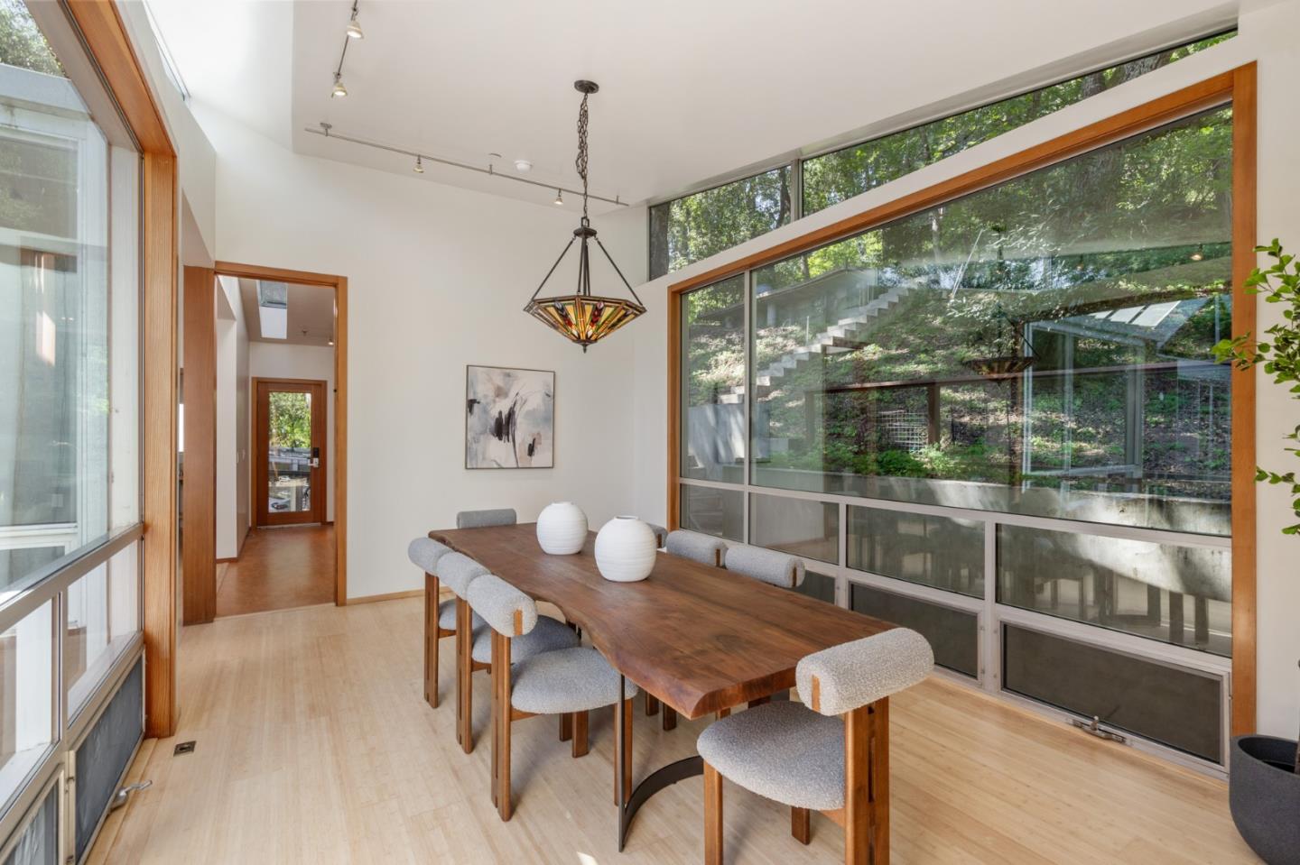 Detail Gallery Image 10 of 23 For 1005 Portola Rd, Portola Valley,  CA 94028 - 5 Beds | 3/1 Baths