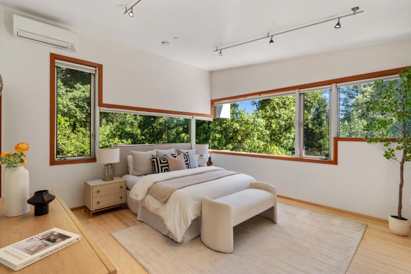 Detail Gallery Image 11 of 23 For 1005 Portola Rd, Portola Valley,  CA 94028 - 5 Beds | 3/1 Baths