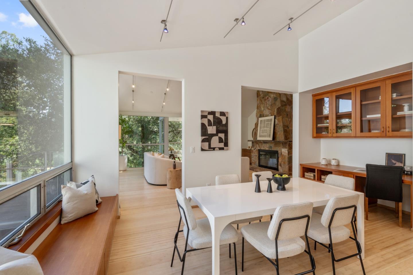 Detail Gallery Image 6 of 23 For 1005 Portola Rd, Portola Valley,  CA 94028 - 5 Beds | 3/1 Baths