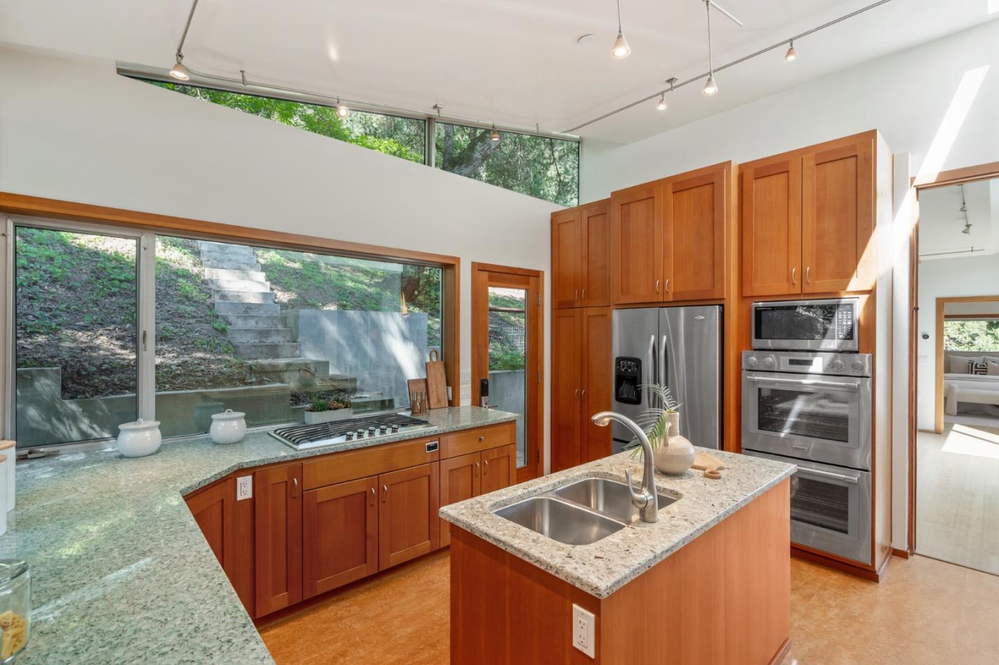 Detail Gallery Image 8 of 23 For 1005 Portola Rd, Portola Valley,  CA 94028 - 5 Beds | 3/1 Baths