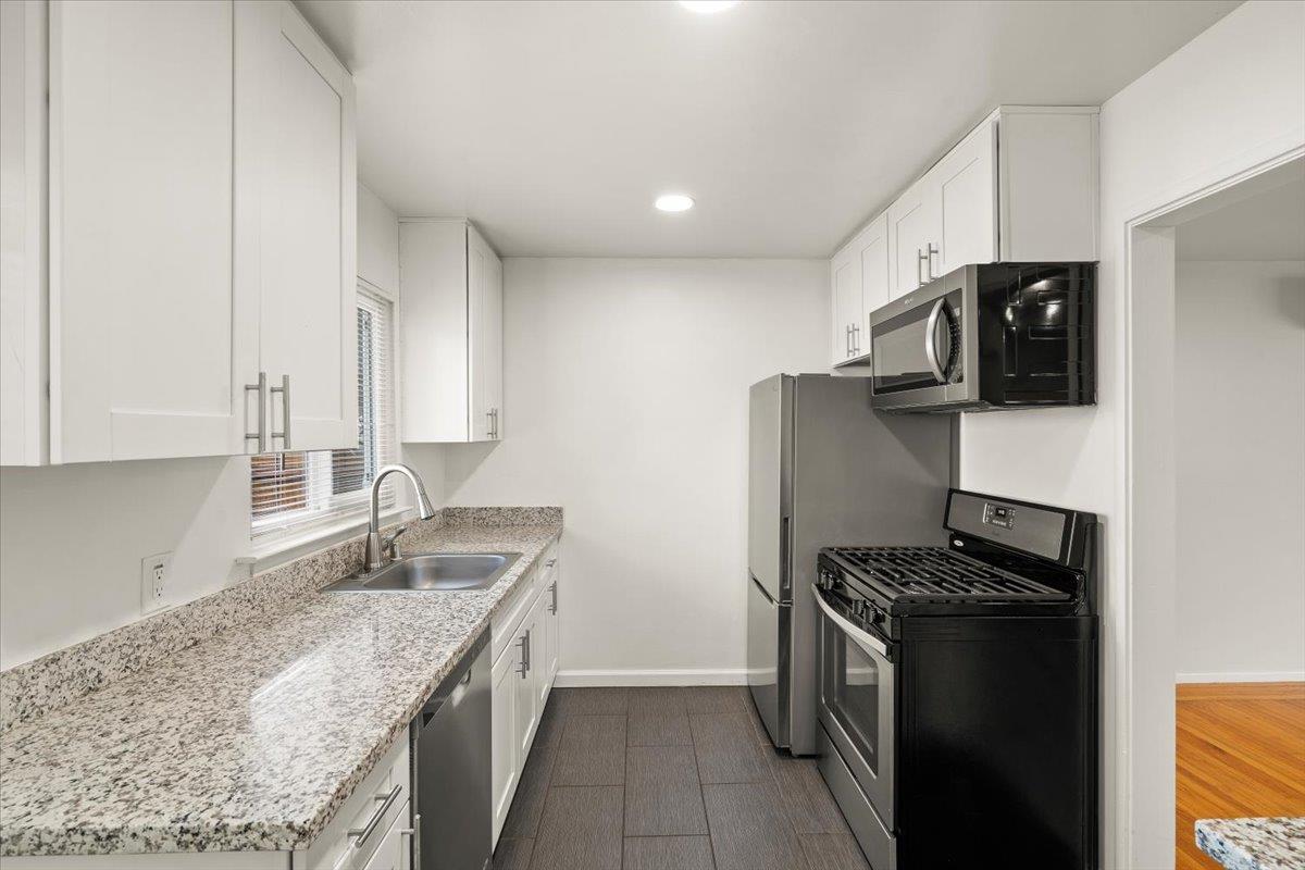 Detail Gallery Image 11 of 16 For 220 Loreto St, Mountain View,  CA 94041 - 2 Beds | 2 Baths