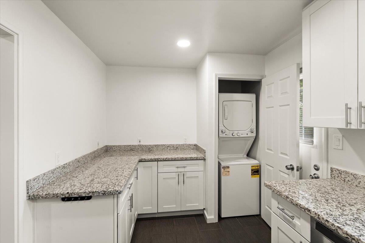 Detail Gallery Image 12 of 16 For 220 Loreto St, Mountain View,  CA 94041 - 2 Beds | 2 Baths