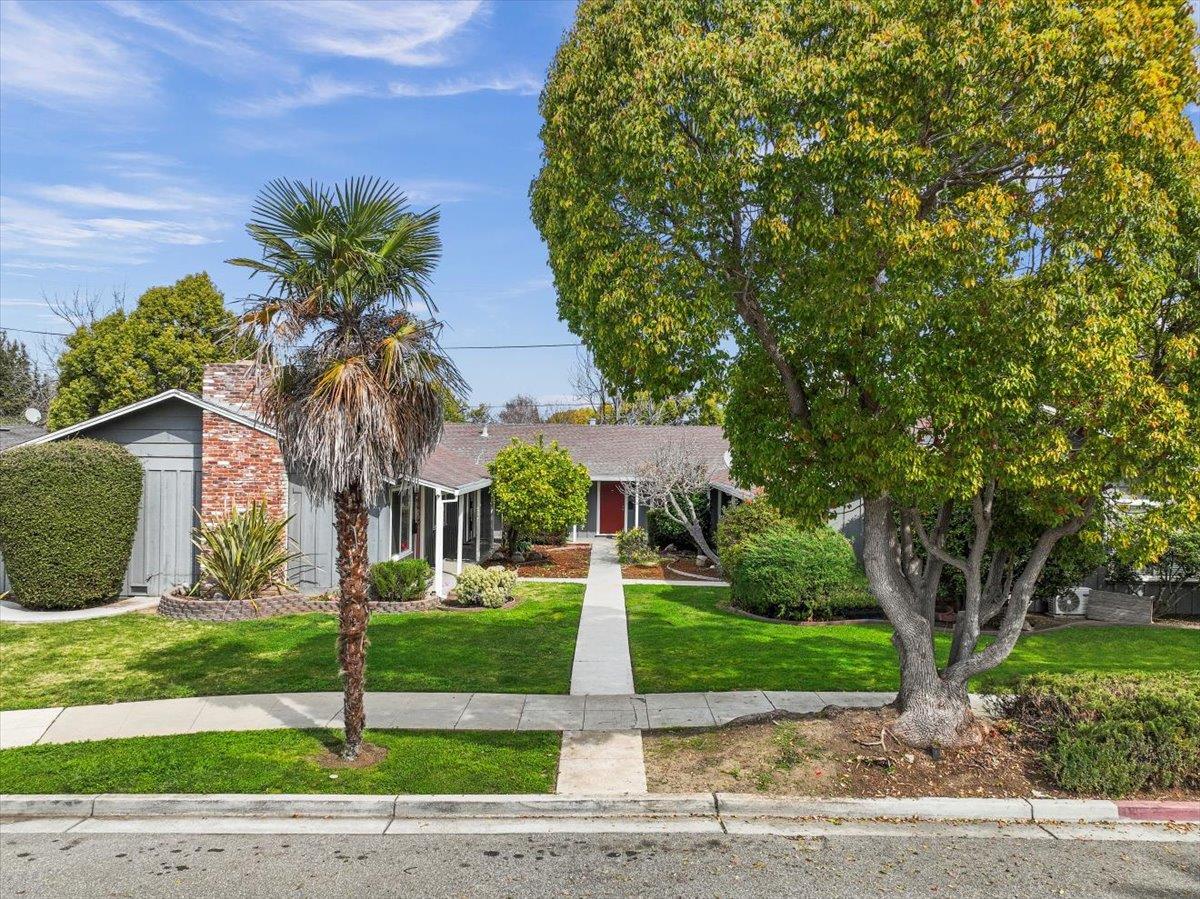 Detail Gallery Image 15 of 16 For 220 Loreto St, Mountain View,  CA 94041 - 2 Beds | 2 Baths
