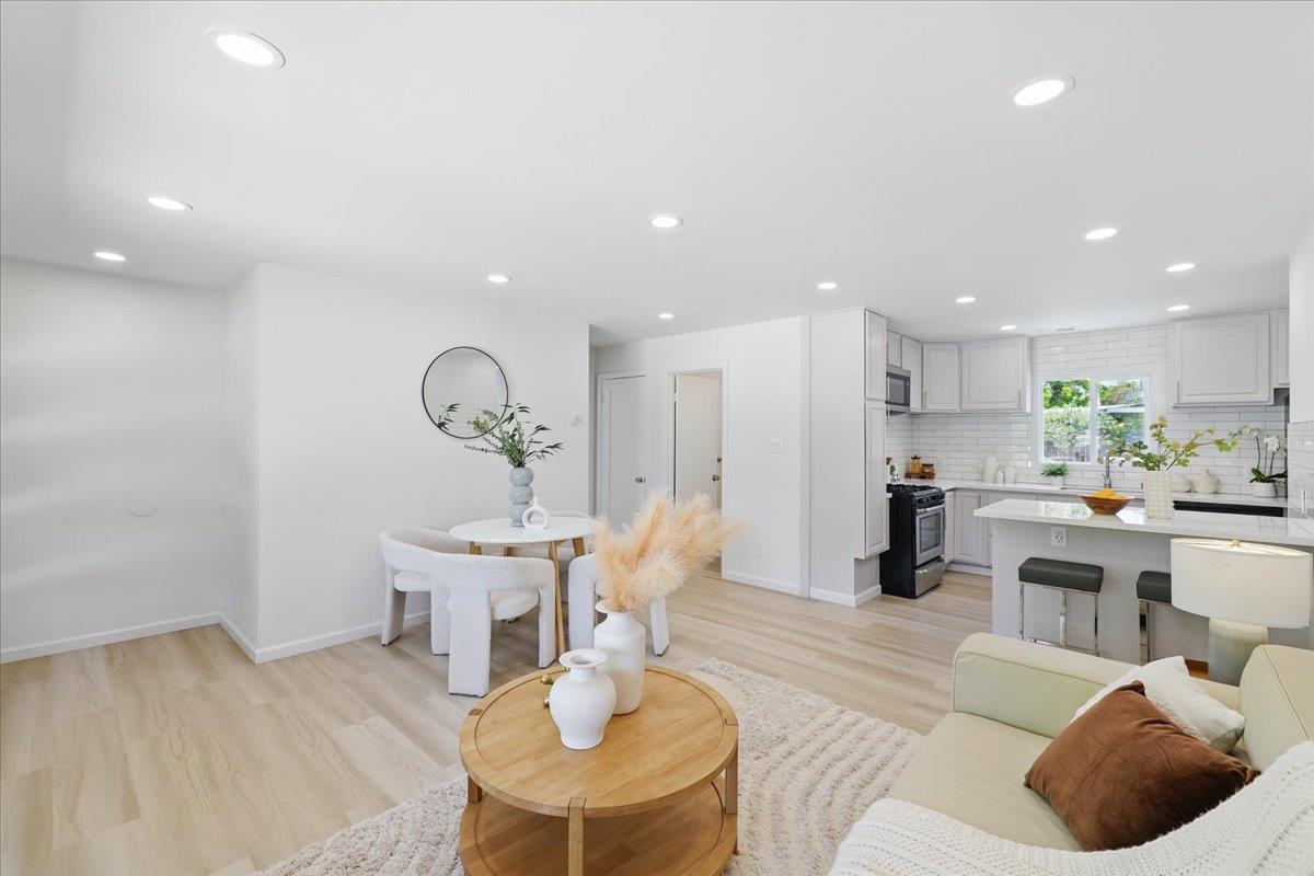 Detail Gallery Image 11 of 48 For 571 Hamilton Ave, Menlo Park,  CA 94025 - 3 Beds | 2 Baths