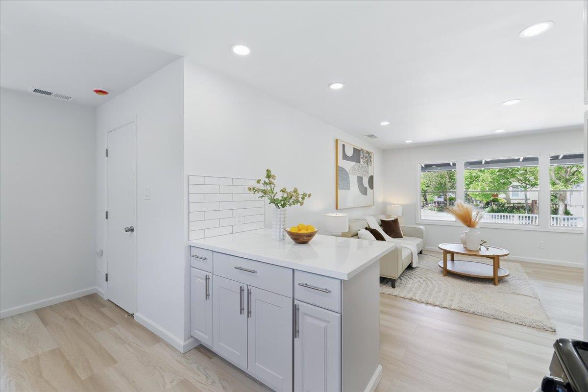 Detail Gallery Image 14 of 48 For 571 Hamilton Ave, Menlo Park,  CA 94025 - 3 Beds | 2 Baths