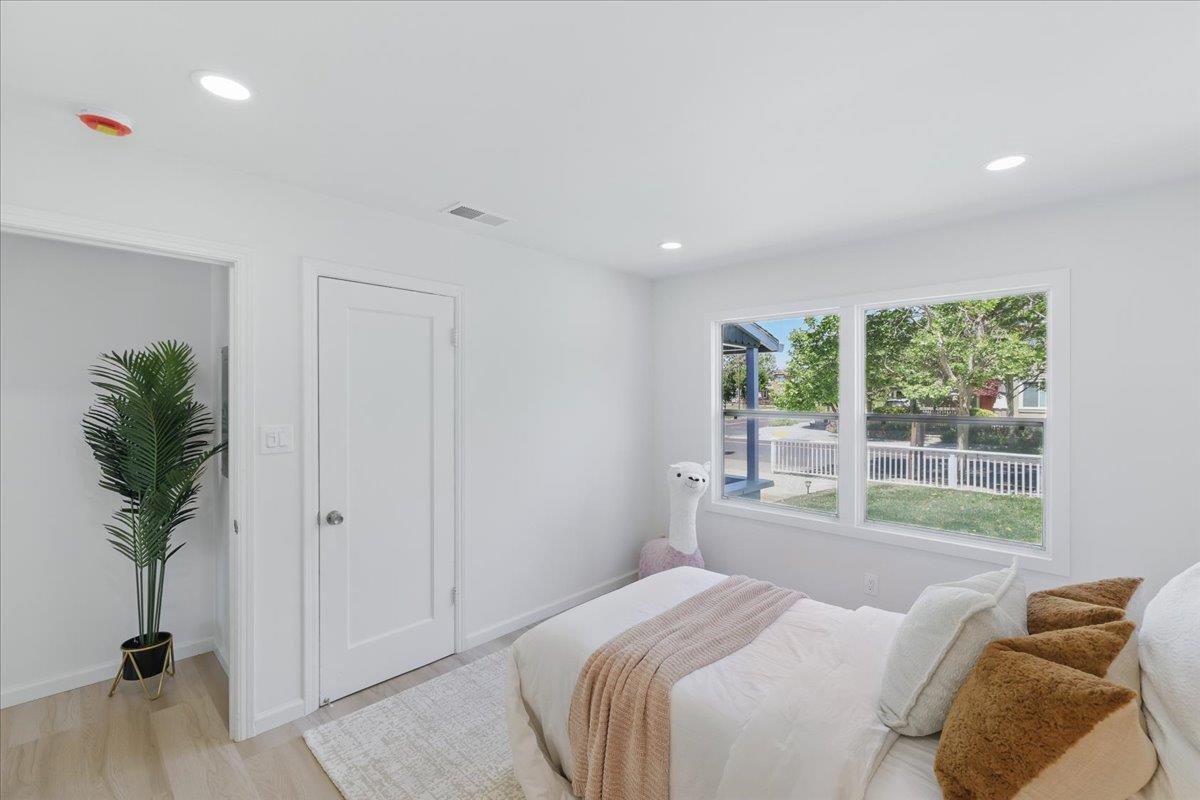 Detail Gallery Image 23 of 48 For 571 Hamilton Ave, Menlo Park,  CA 94025 - 3 Beds | 2 Baths