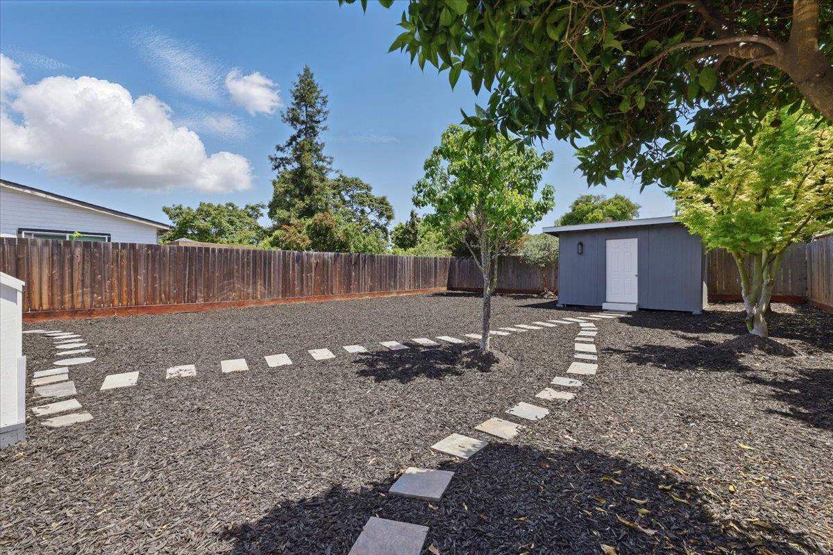 Detail Gallery Image 32 of 48 For 571 Hamilton Ave, Menlo Park,  CA 94025 - 3 Beds | 2 Baths