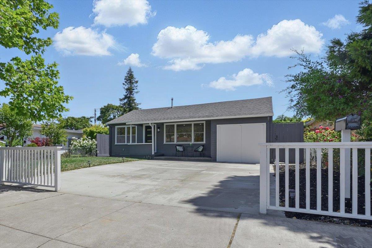 Detail Gallery Image 36 of 48 For 571 Hamilton Ave, Menlo Park,  CA 94025 - 3 Beds | 2 Baths