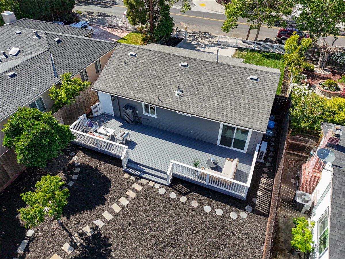 Detail Gallery Image 6 of 48 For 571 Hamilton Ave, Menlo Park,  CA 94025 - 3 Beds | 2 Baths