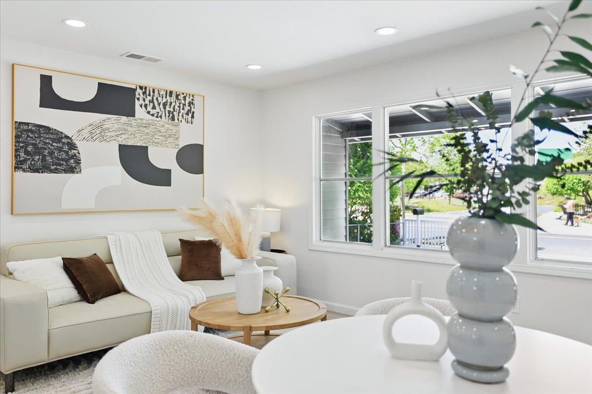 Detail Gallery Image 9 of 48 For 571 Hamilton Ave, Menlo Park,  CA 94025 - 3 Beds | 2 Baths