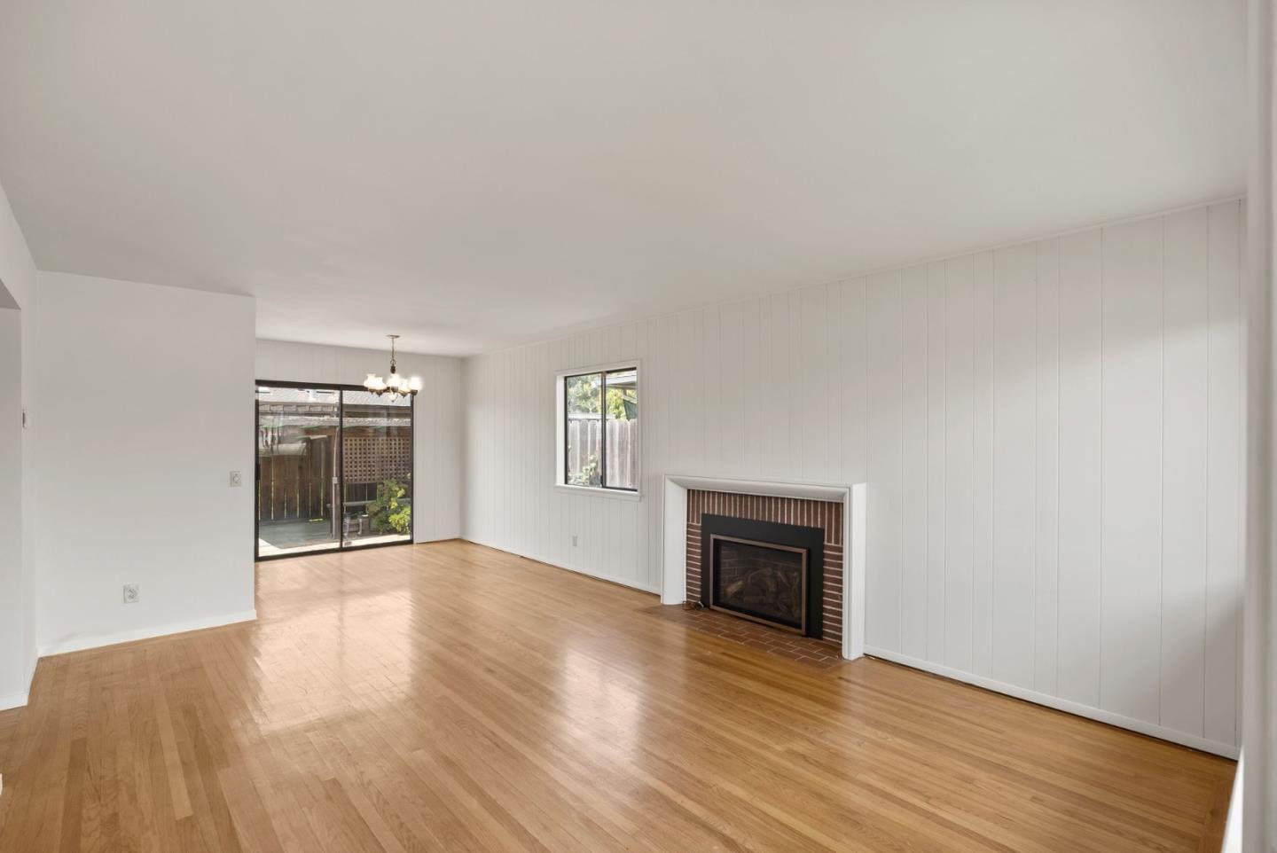 Detail Gallery Image 2 of 28 For 41 Bronson St, Watsonville,  CA 95076 - 3 Beds | 1 Baths