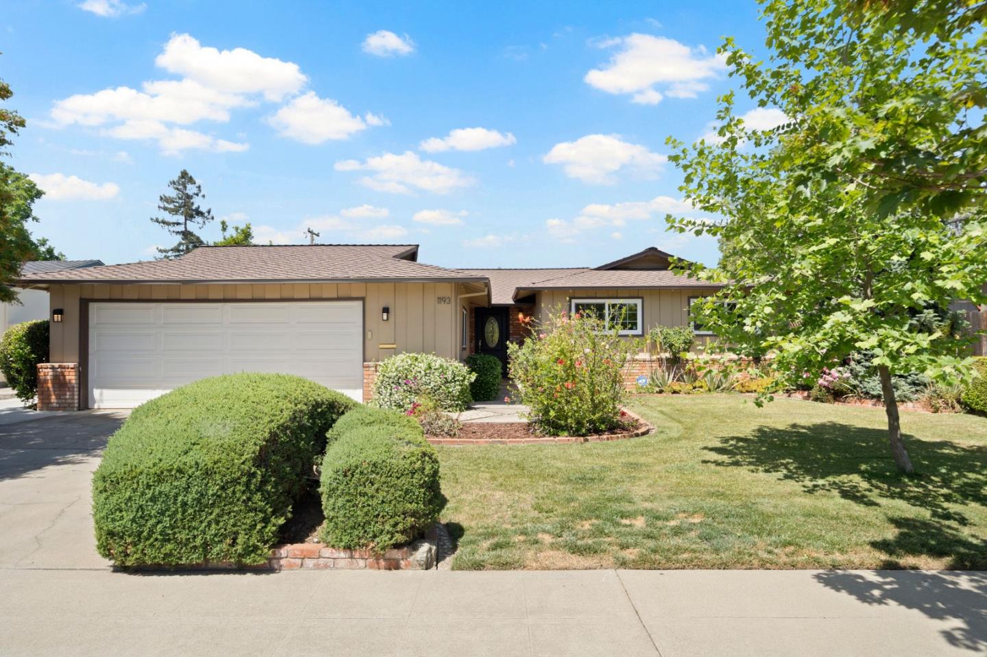 Detail Gallery Image 2 of 57 For 1193 Runnymede Dr, San Jose,  CA 95117 - 4 Beds | 2 Baths