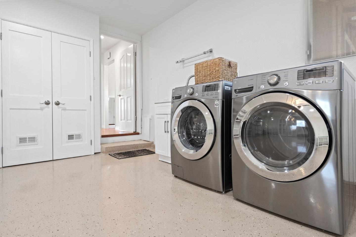 Detail Gallery Image 28 of 57 For 1193 Runnymede Dr, San Jose,  CA 95117 - 4 Beds | 2 Baths