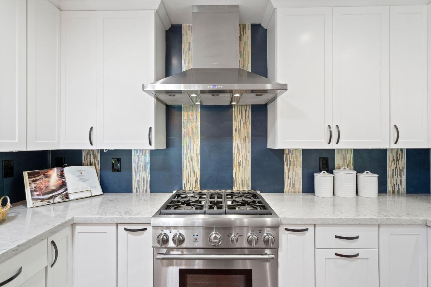 Detail Gallery Image 6 of 57 For 1193 Runnymede Dr, San Jose,  CA 95117 - 4 Beds | 2 Baths