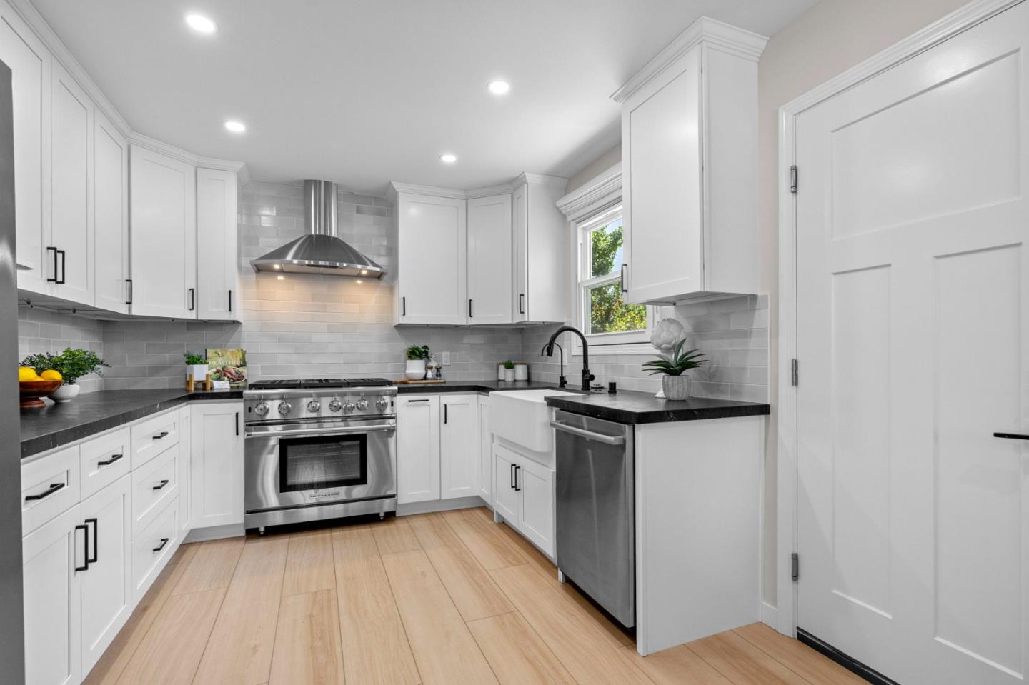 Detail Gallery Image 20 of 57 For 3517 Pasadena Dr, San Mateo,  CA 94403 - 3 Beds | 1 Baths