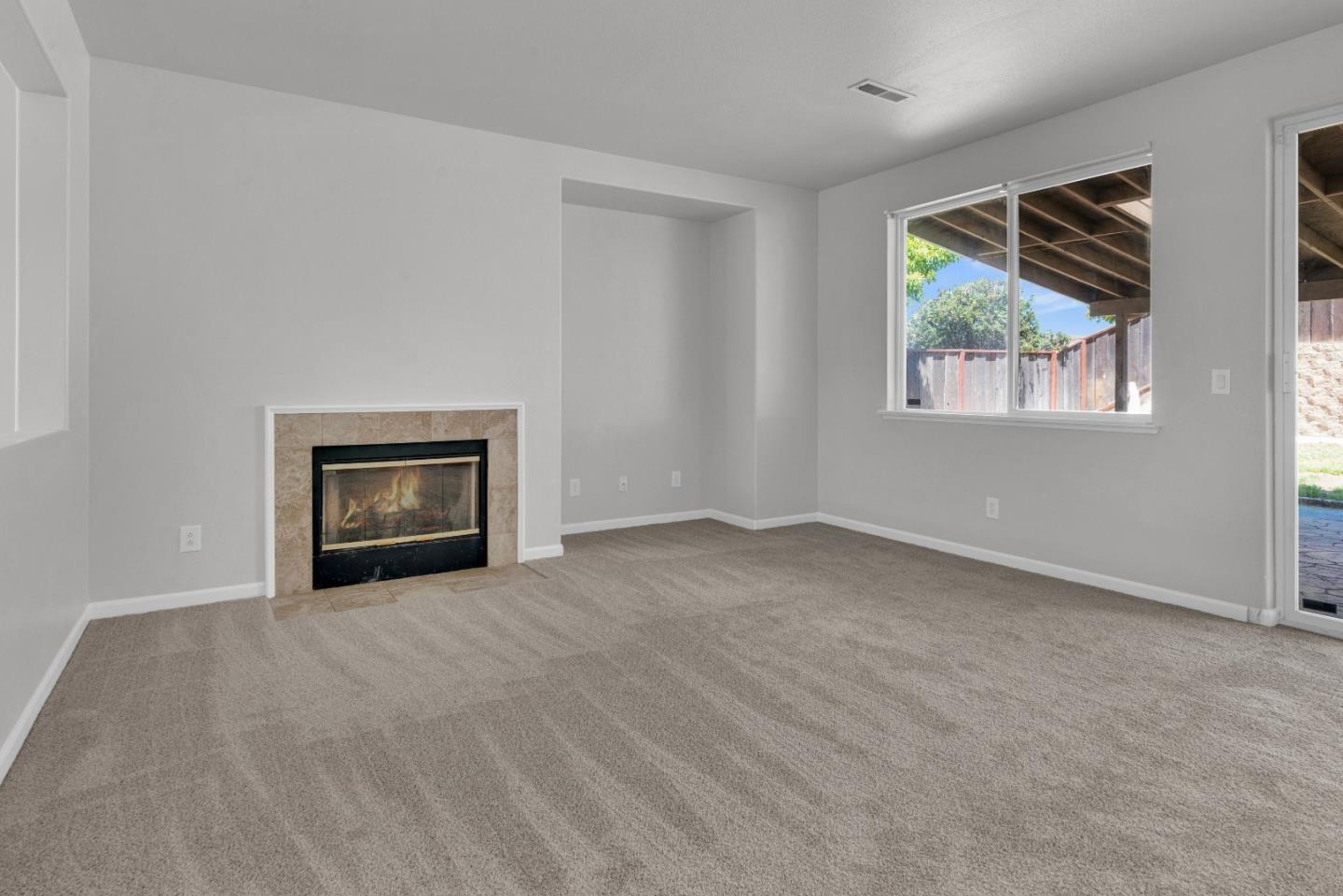 Detail Gallery Image 9 of 30 For 873 Santa Barbara, Soledad,  CA 93960 - 6 Beds | 3 Baths